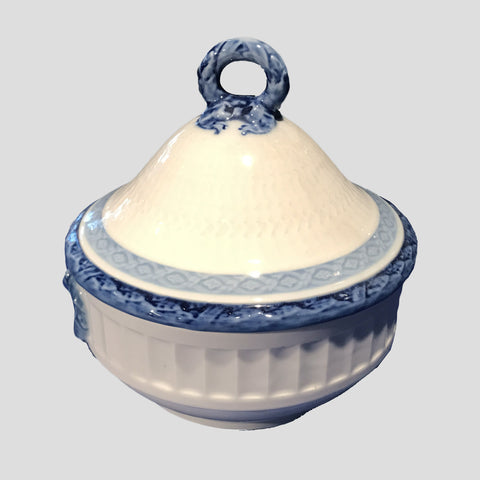 Sauce tureen