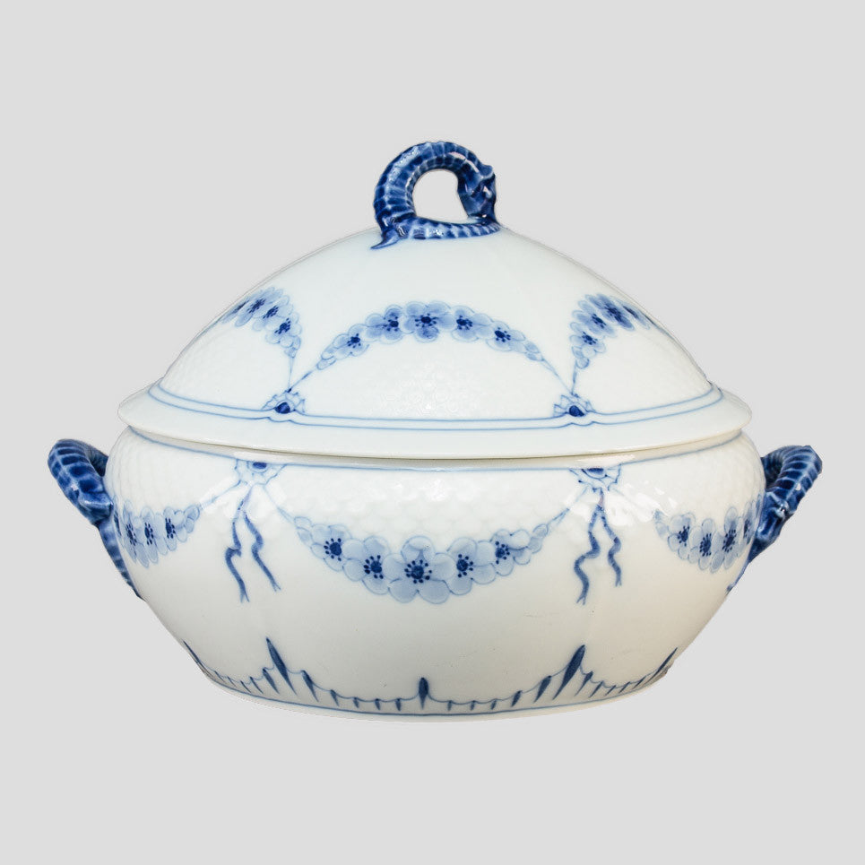 Large tureen