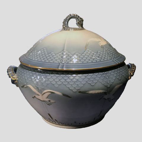 Large tureen